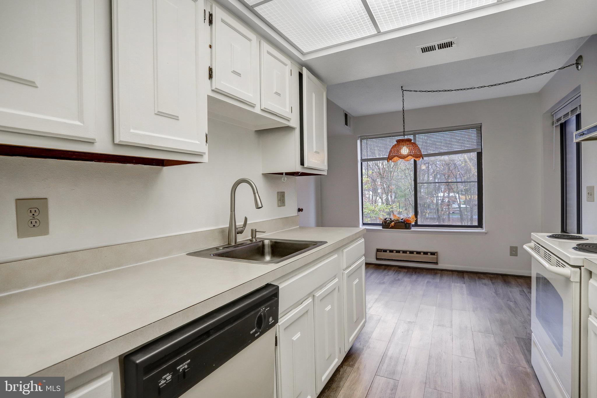 LEISURE WORLD - Residential