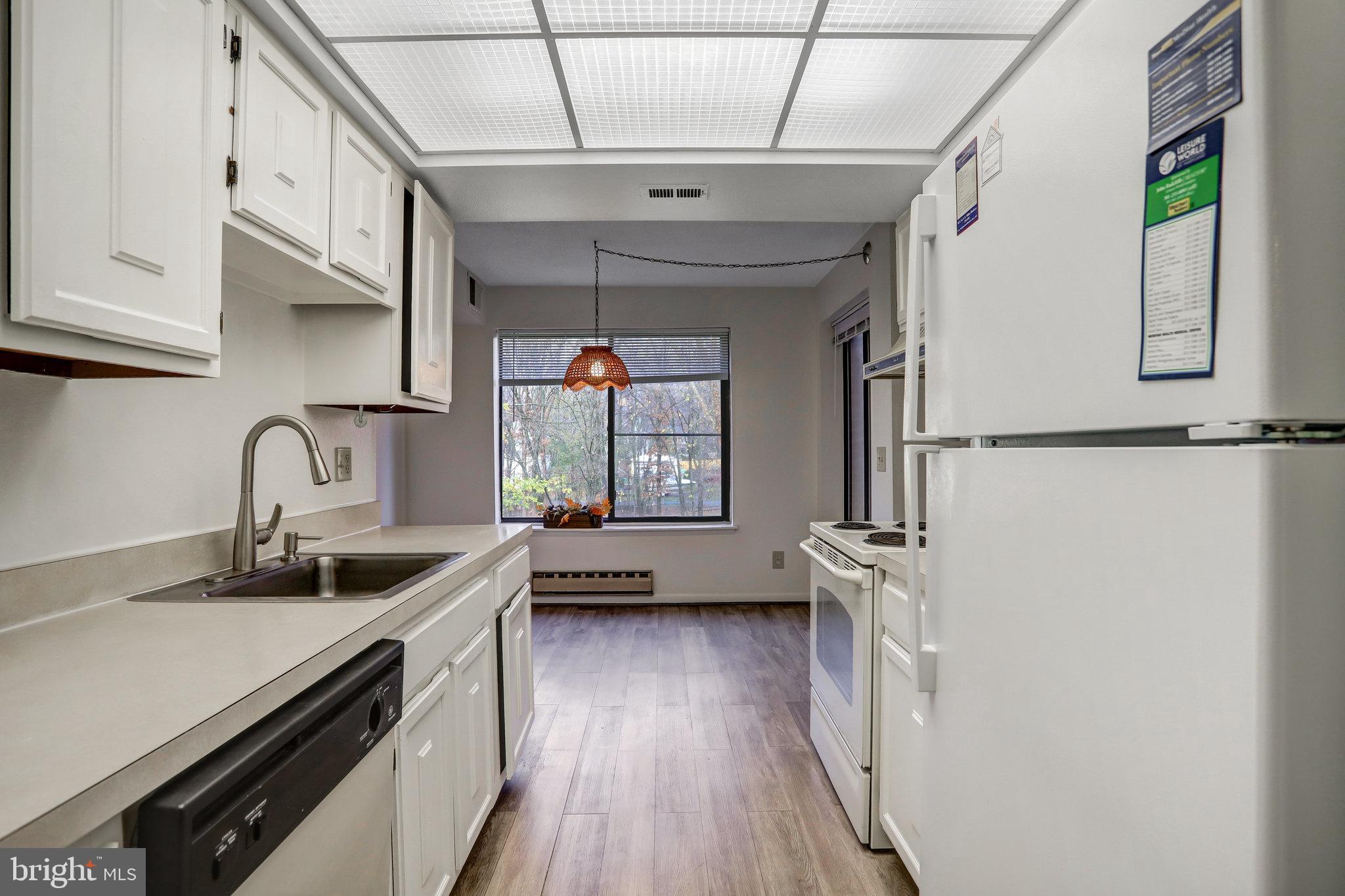 LEISURE WORLD - Residential