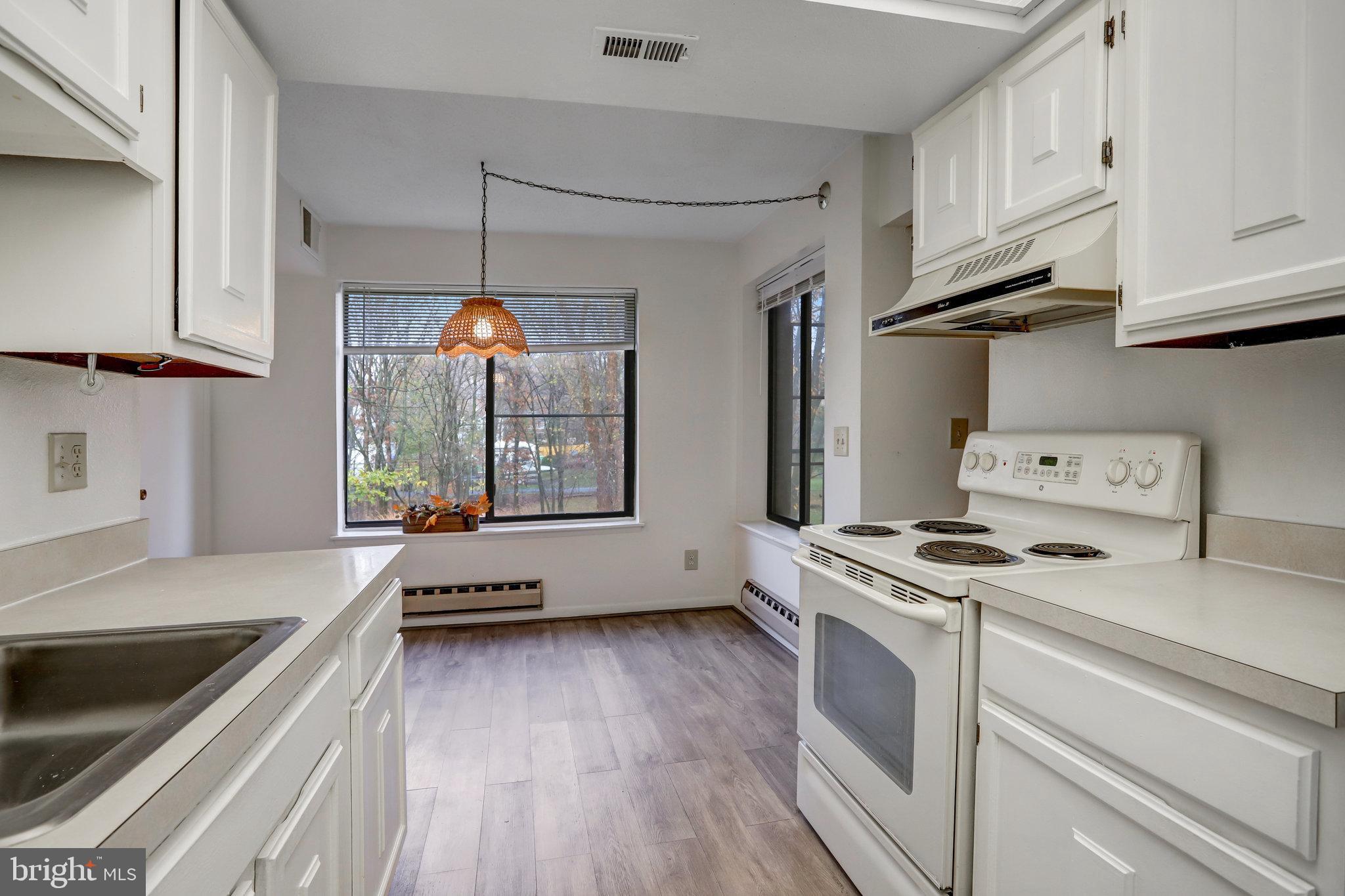 LEISURE WORLD - Residential