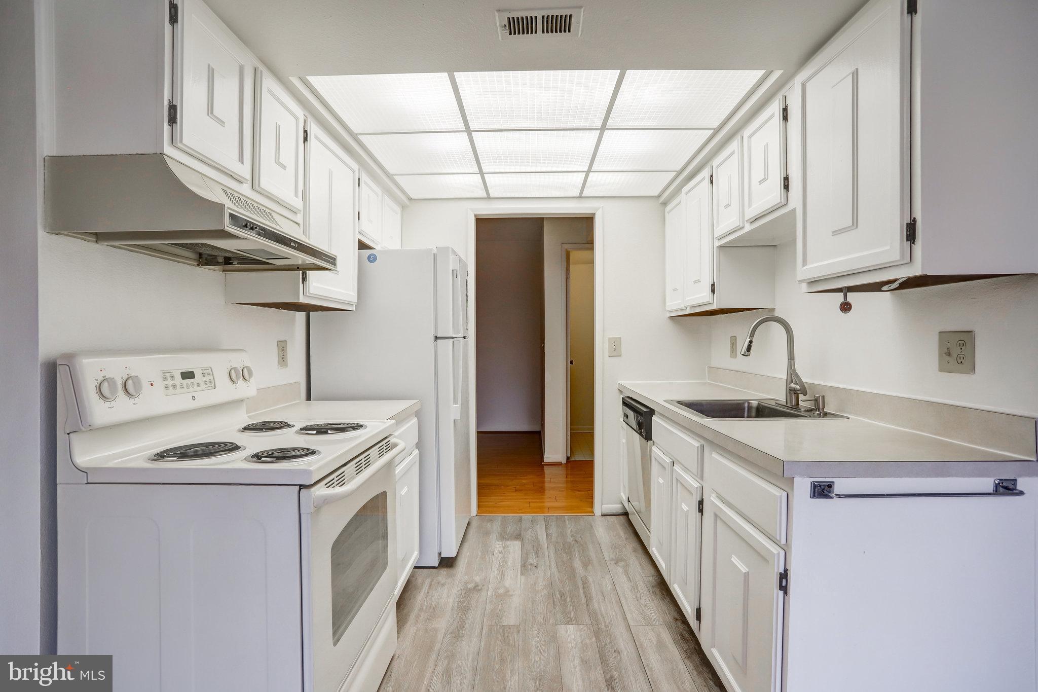 LEISURE WORLD - Residential