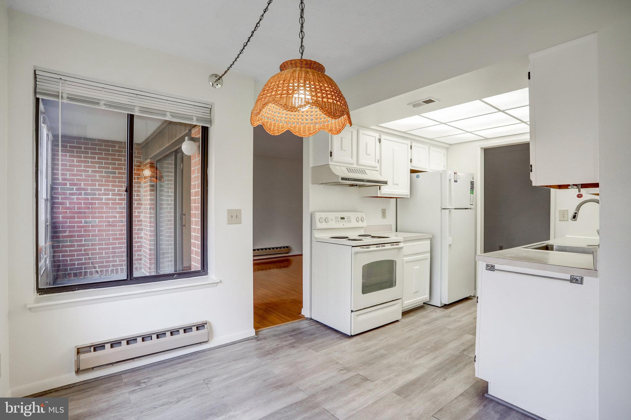 LEISURE WORLD - Residential