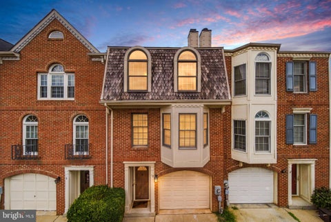 Townhouse For Sale - 10 Victoria Square<br/> Frederick County, FREDERICK, MD 21702