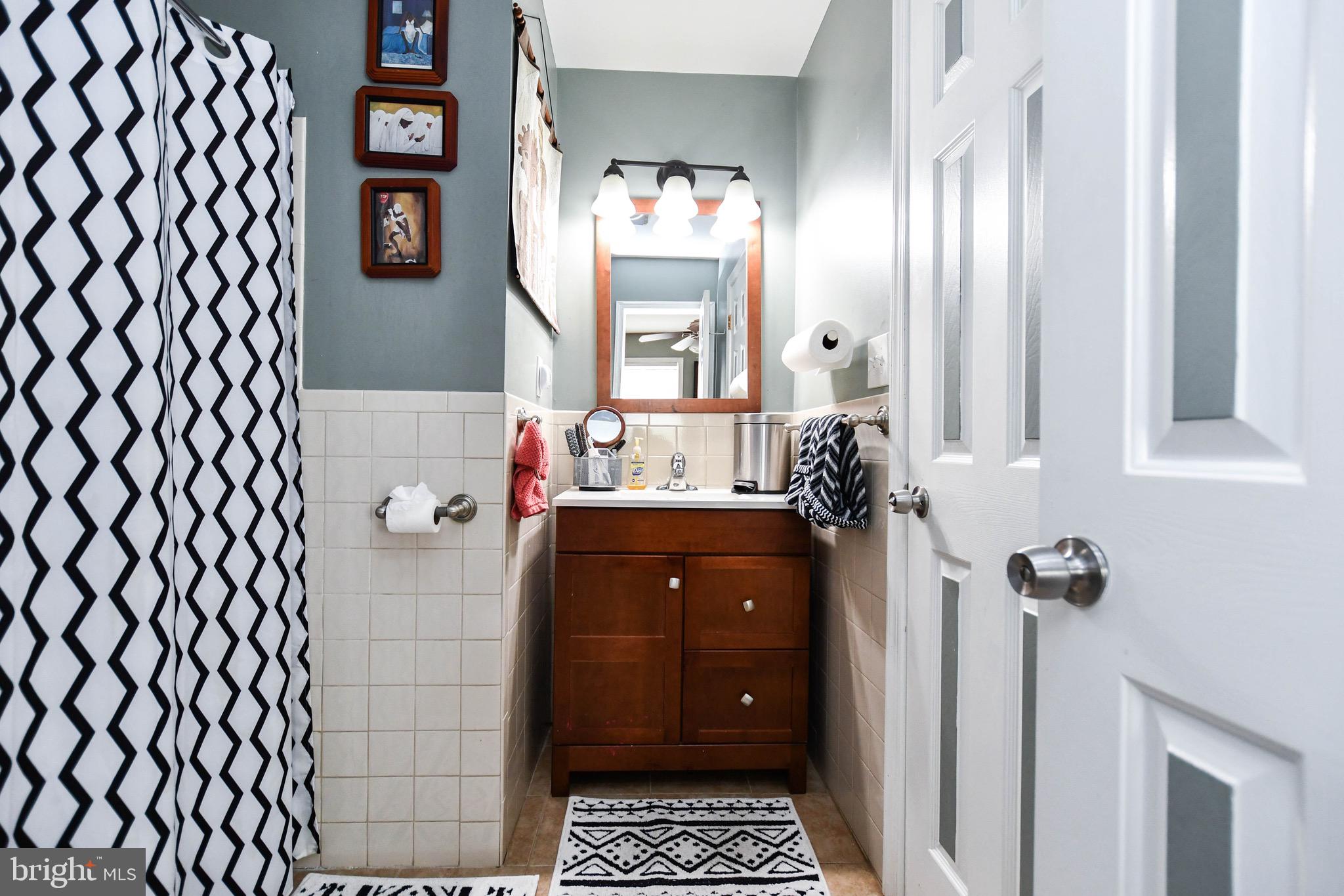 COLONY SQUARE - Residential