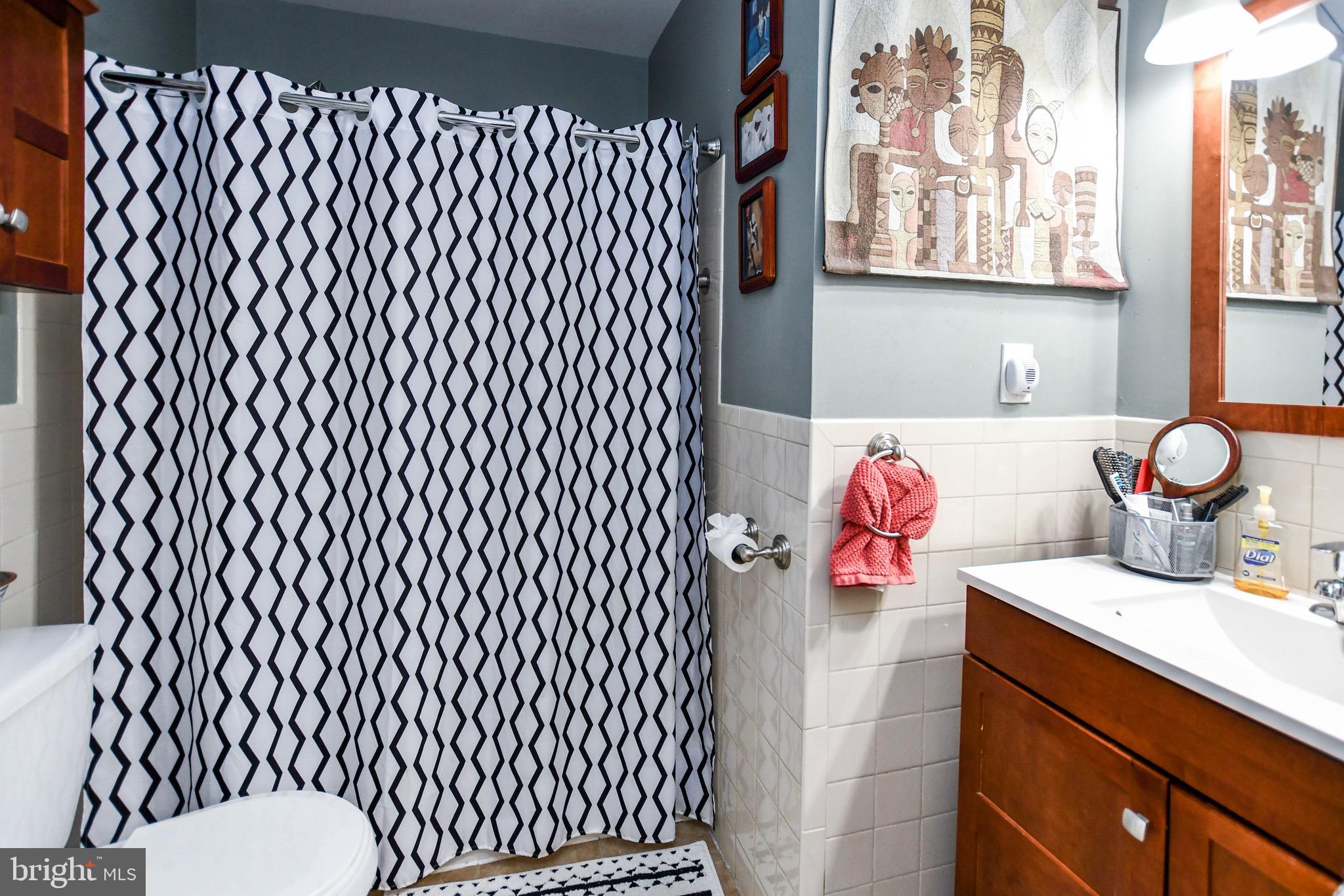 COLONY SQUARE - Residential