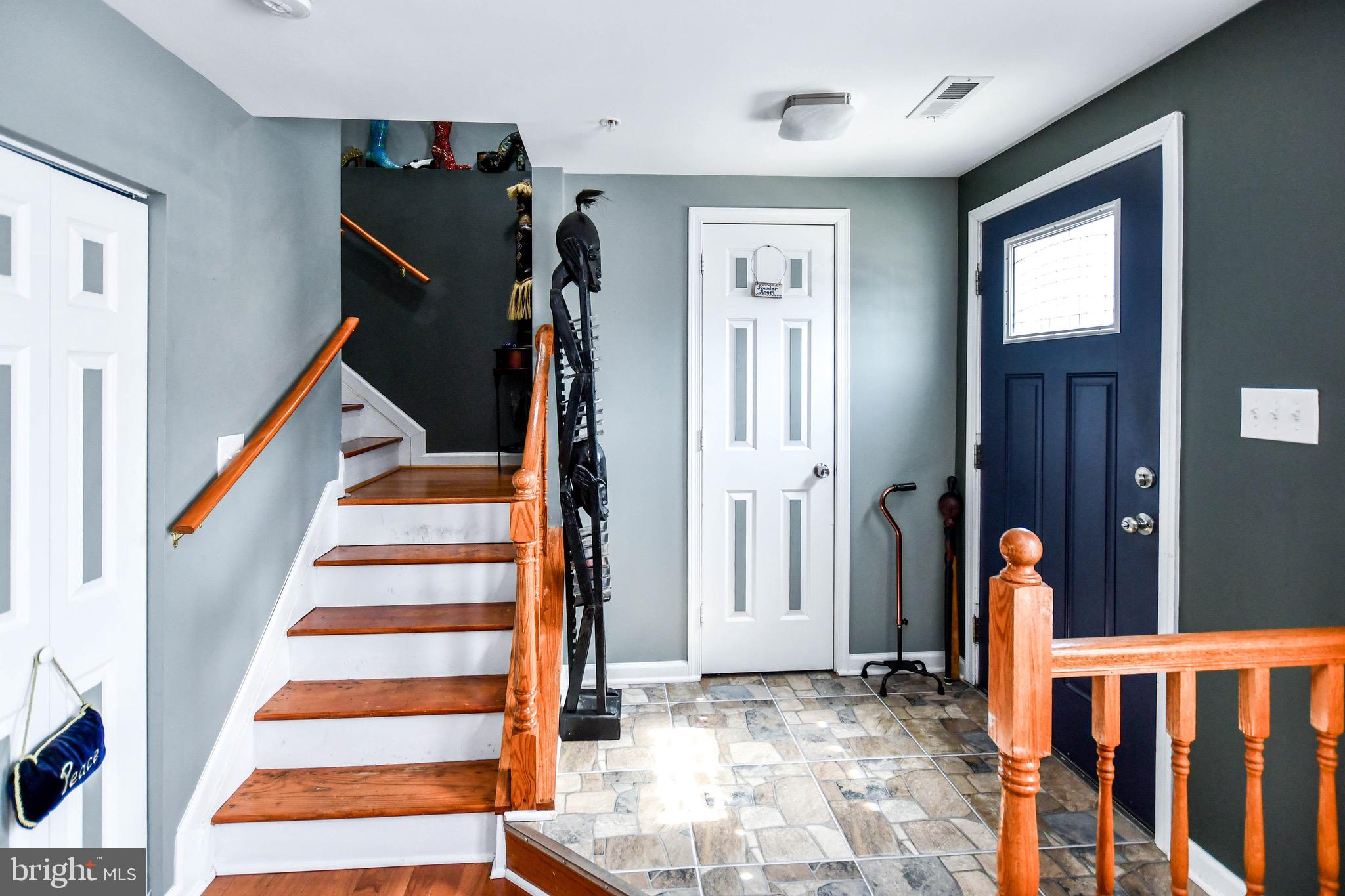 COLONY SQUARE - Residential