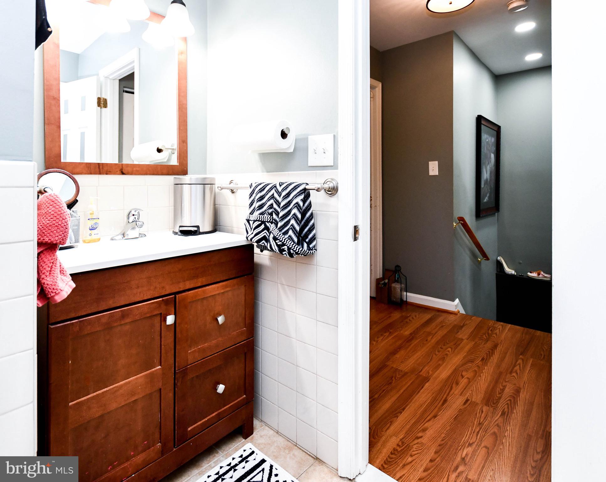 COLONY SQUARE - Residential