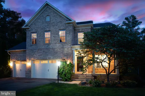 6924 Noyes Avenue, Haymarket, VA MLS: VAPW2094810