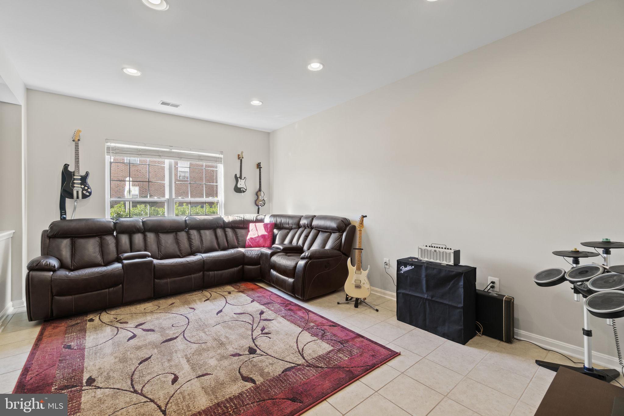 BELMONT BAY - Residential Lease