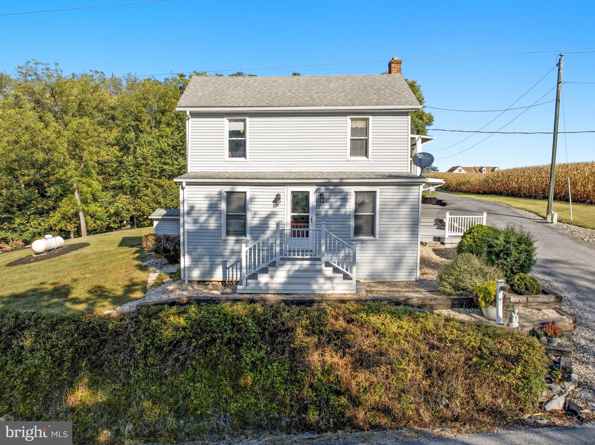 758 HONEYSUCKLE AVENUE