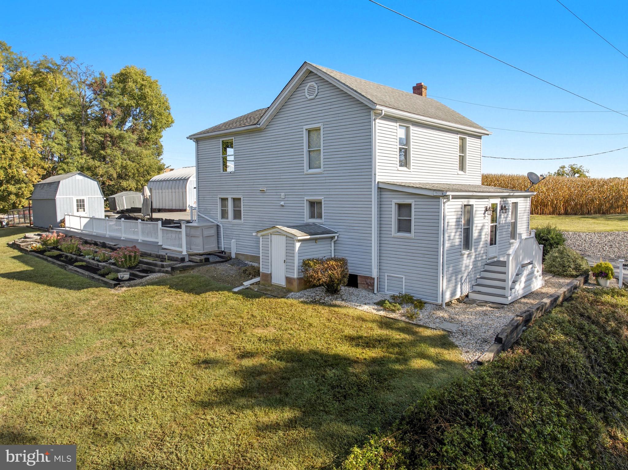 758 HONEYSUCKLE AVENUE