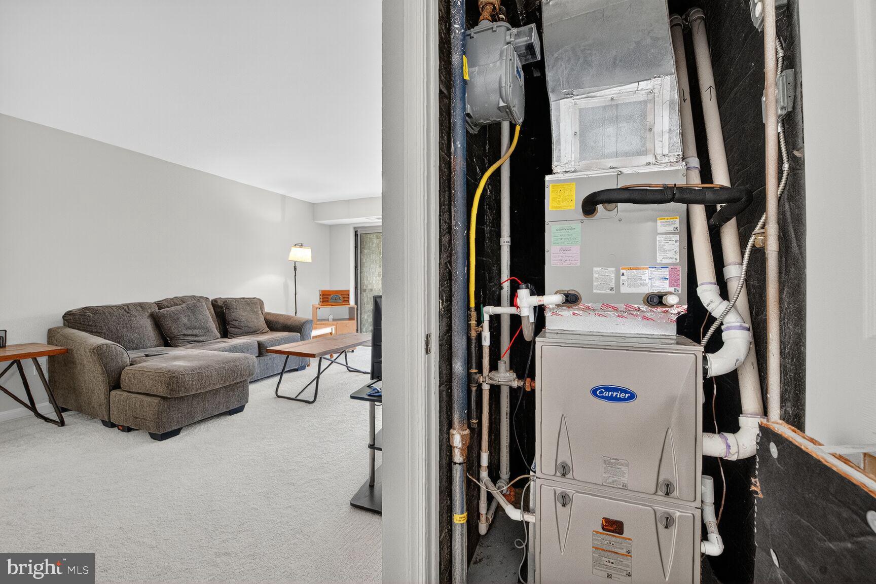 LANSDOWNE WOODS - Residential