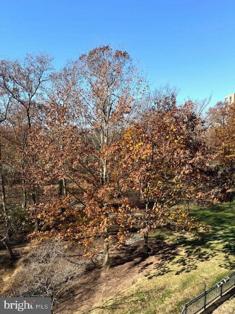 LANSDOWNE WOODS - Residential