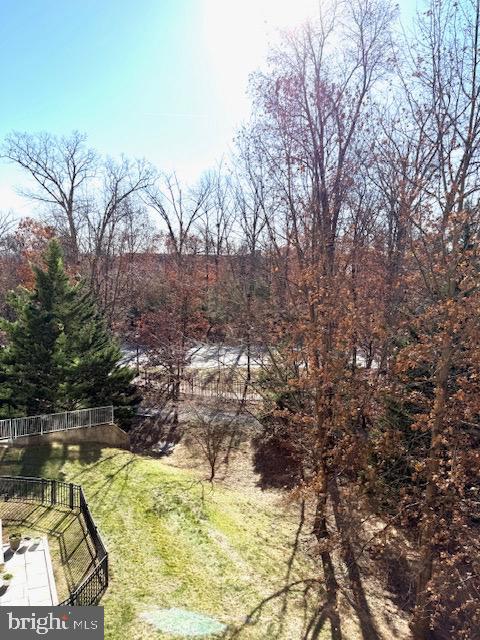 LANSDOWNE WOODS - Residential