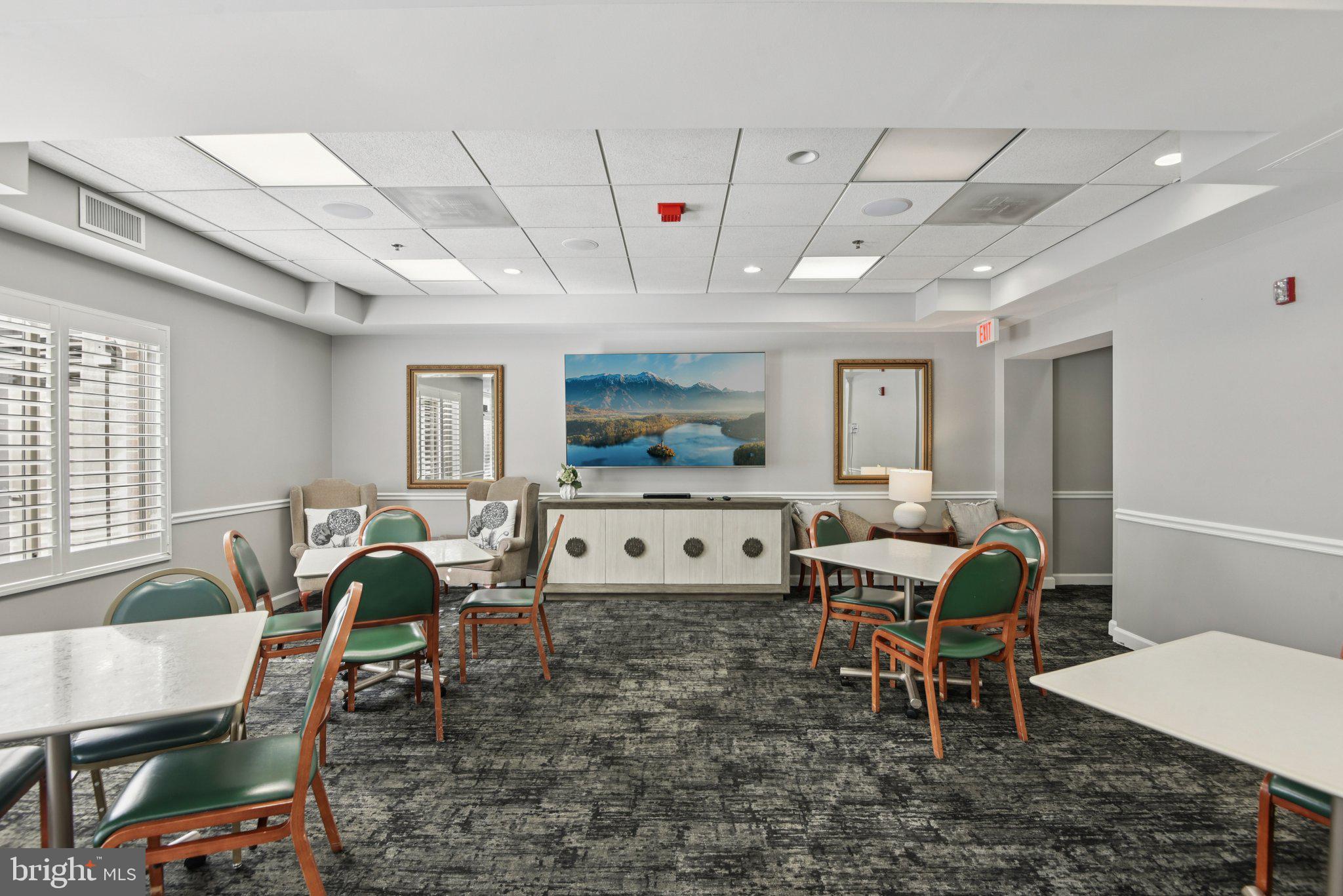 LANSDOWNE WOODS - Residential