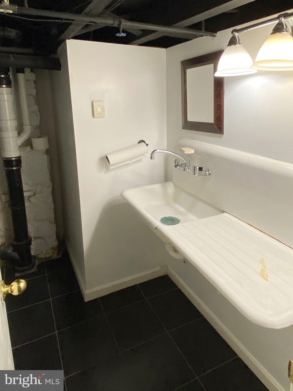 CHARLES VILLAGE - Residential