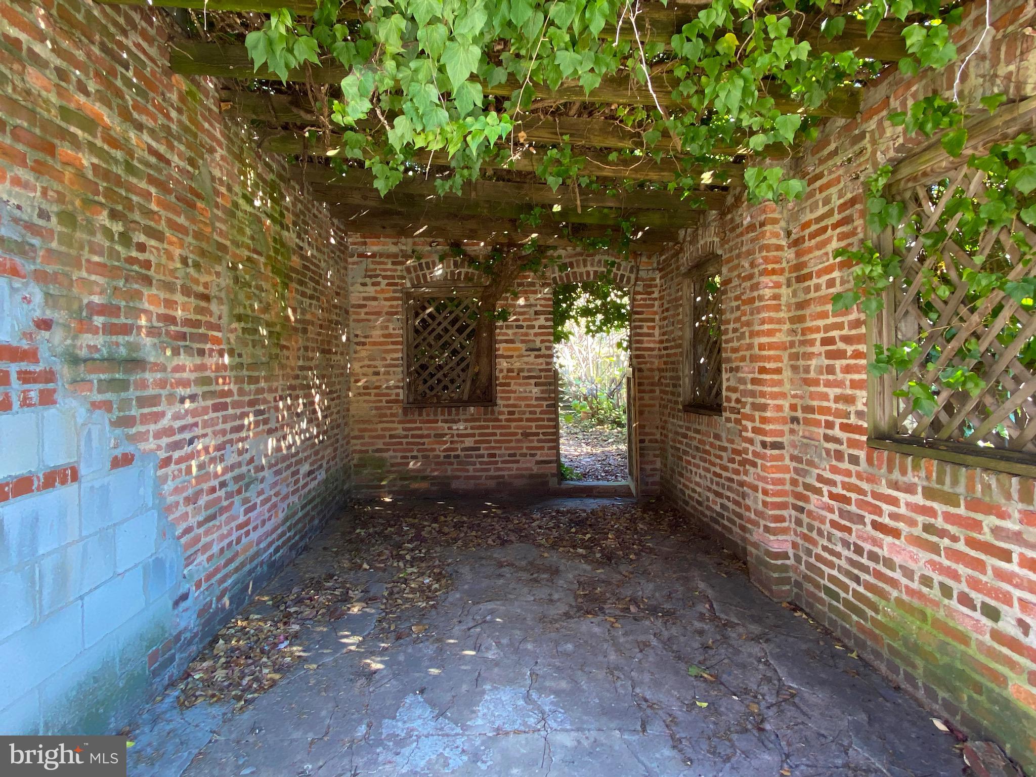 CHARLES VILLAGE - Residential