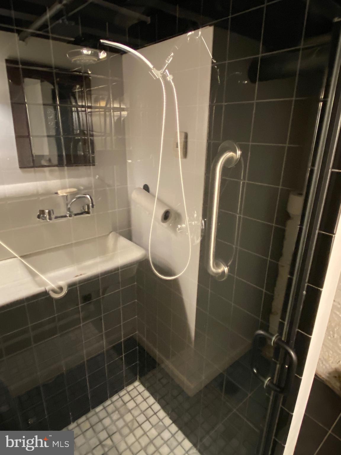 CHARLES VILLAGE - Residential