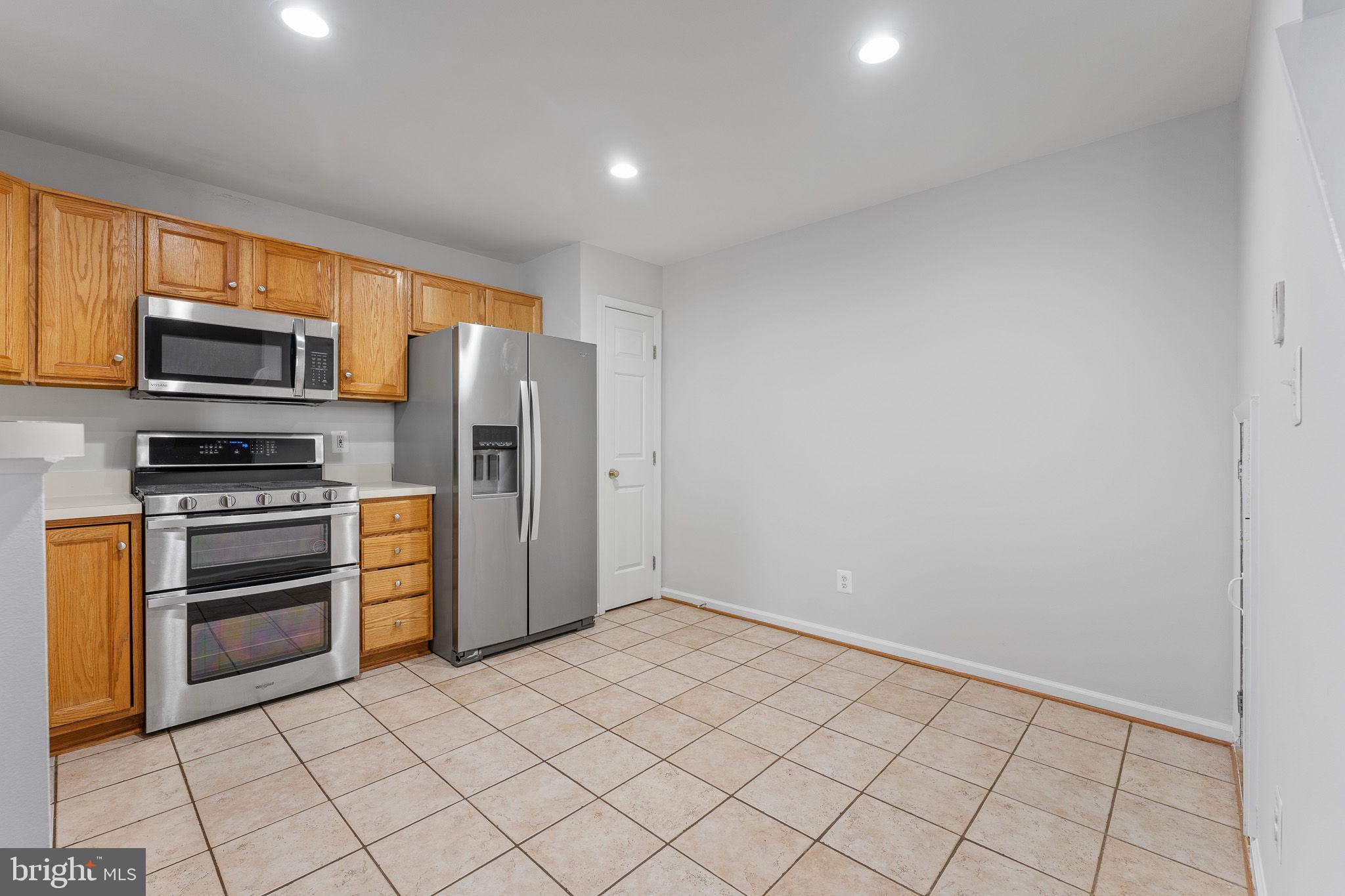 WELLINGTON CONDOMINIUM - Residential