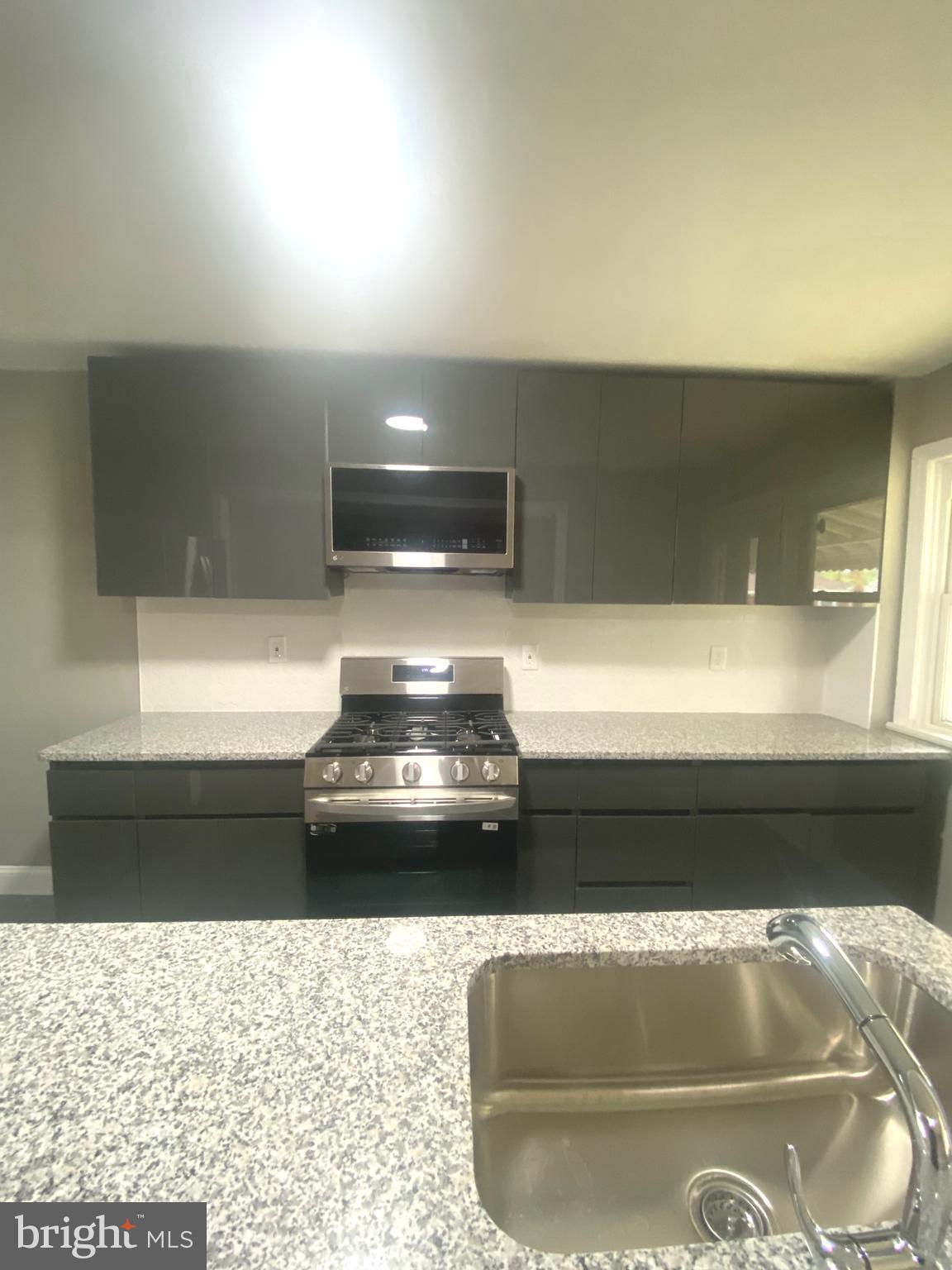 EDNOR GARDENS - LAKESIDE - Residential Lease