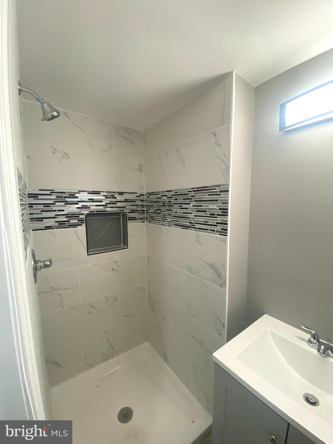 EDNOR GARDENS - LAKESIDE - Residential Lease