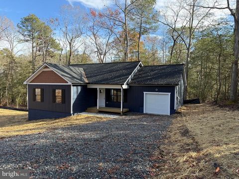 Homes For Sale - 161 Walnut Street<br/> Lancaster County, KILMARNOCK, VA 22482