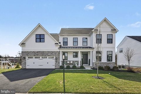 Photo of 236 Indian Creek Road, TELFORD, PA 18969 (MLS # PAMC2171512)