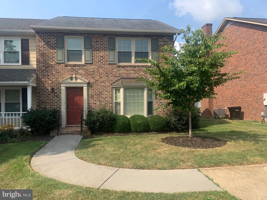 Lovely townhome in Orchard Hill! This 3 bedroom, 2 ½ bath brick home features built-in bookcases in the large living room and one of the bedrooms, an eat in kitchen, and a separate dining room. The primary bedroom has an ensuite and roomy walk-in closet. Enjoy the screen porch and fully privacy fenced yard. Conveniently located to shopping, restaurants, and downtown Winchester!