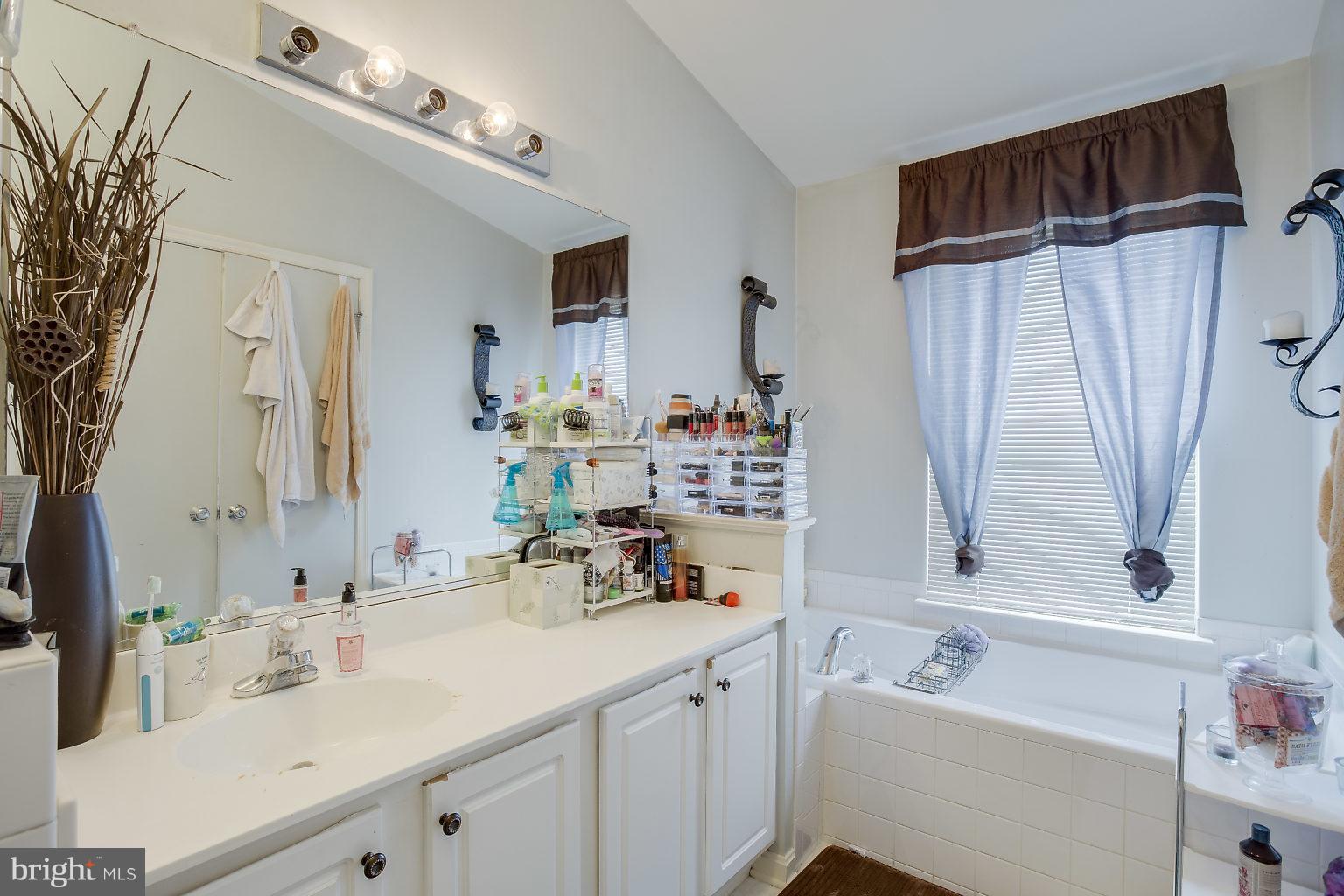 WELLINGTON TRACE - Residential