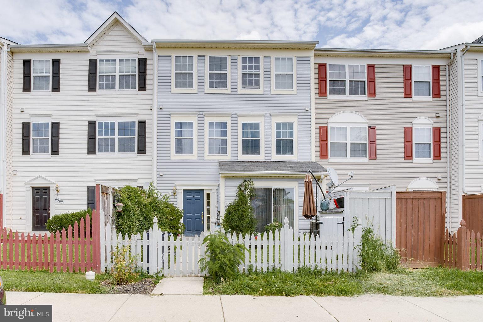 WELLINGTON TRACE - Residential