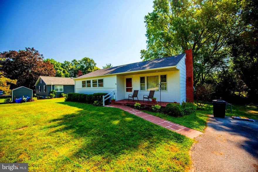 GREAT LOCATION ON THE OUTSKIRTS OF SHEPHERDSTOWN. THIS WELL MAINTAINED THREE BEDROOM HOME IS WITHIN WALKING DISTANCE OF DOWNTOWN SHEPHERDSTOWN AND FEATURES; FRONT PORCH / FENCED BACK YARD / MATURE LANDSCAPING / NEWER ROOF  / HARDWOOD FLOORING / OIL HEAT & CENTRAL AIR CONDITIONING / BASEMENT FAMILY ROOM WITH WOODSTOVE AND IS SITUATED IN THE QUIET NEIGHBORHOOD OF LITTLE RUN ACRES. WON'T LAST LONG, MAKE ARRANGEMENTS TO SEE THIS CUTE LITTLE HOME NOW!