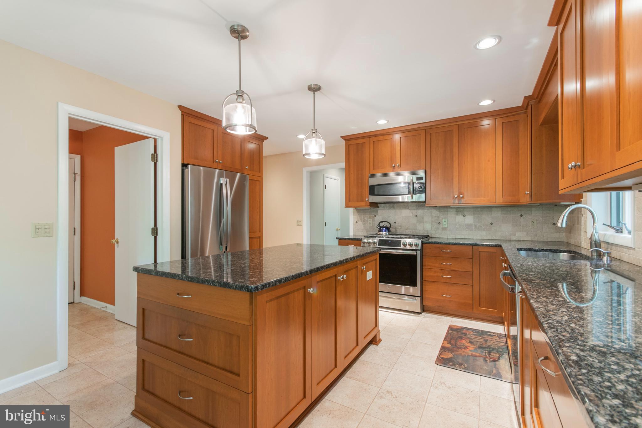 CREEKSIDE AT BLUE BELL - Residential