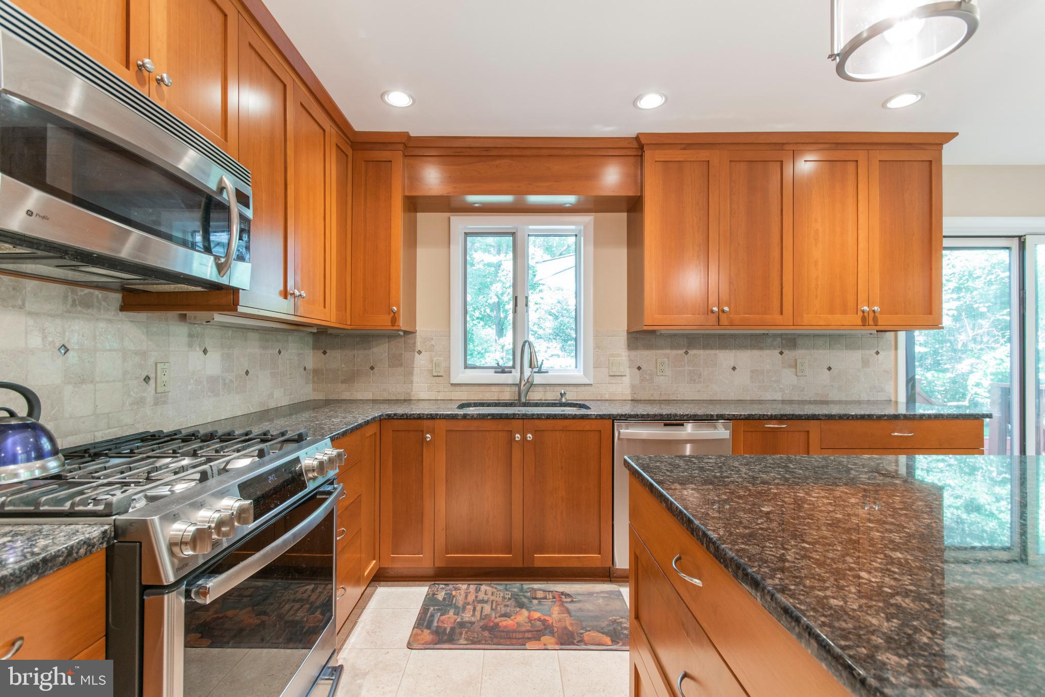 CREEKSIDE AT BLUE BELL - Residential