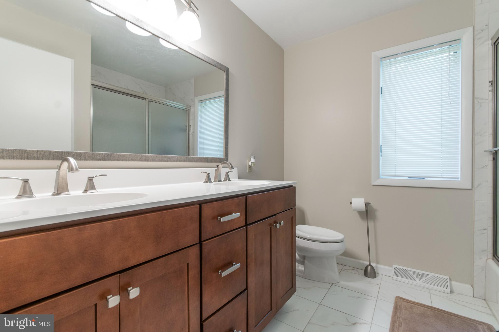 CREEKSIDE AT BLUE BELL - Residential