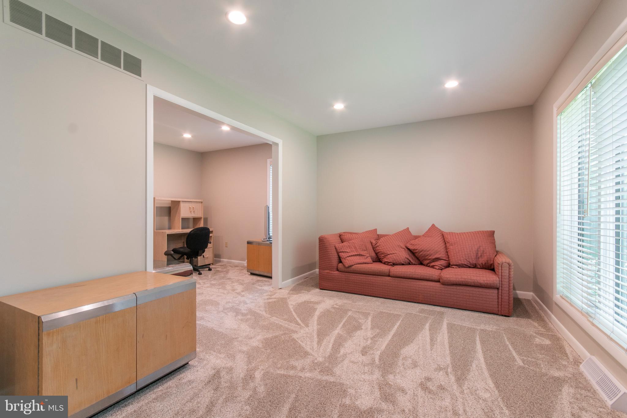 CREEKSIDE AT BLUE BELL - Residential