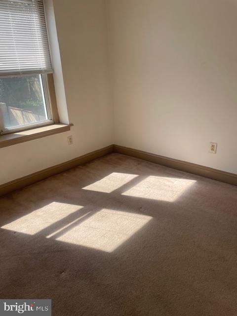 ROXBOROUGH - Residential