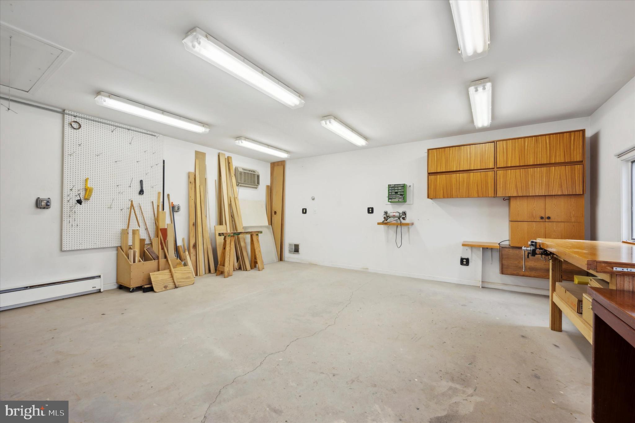 MEADOW WOOD - Residential