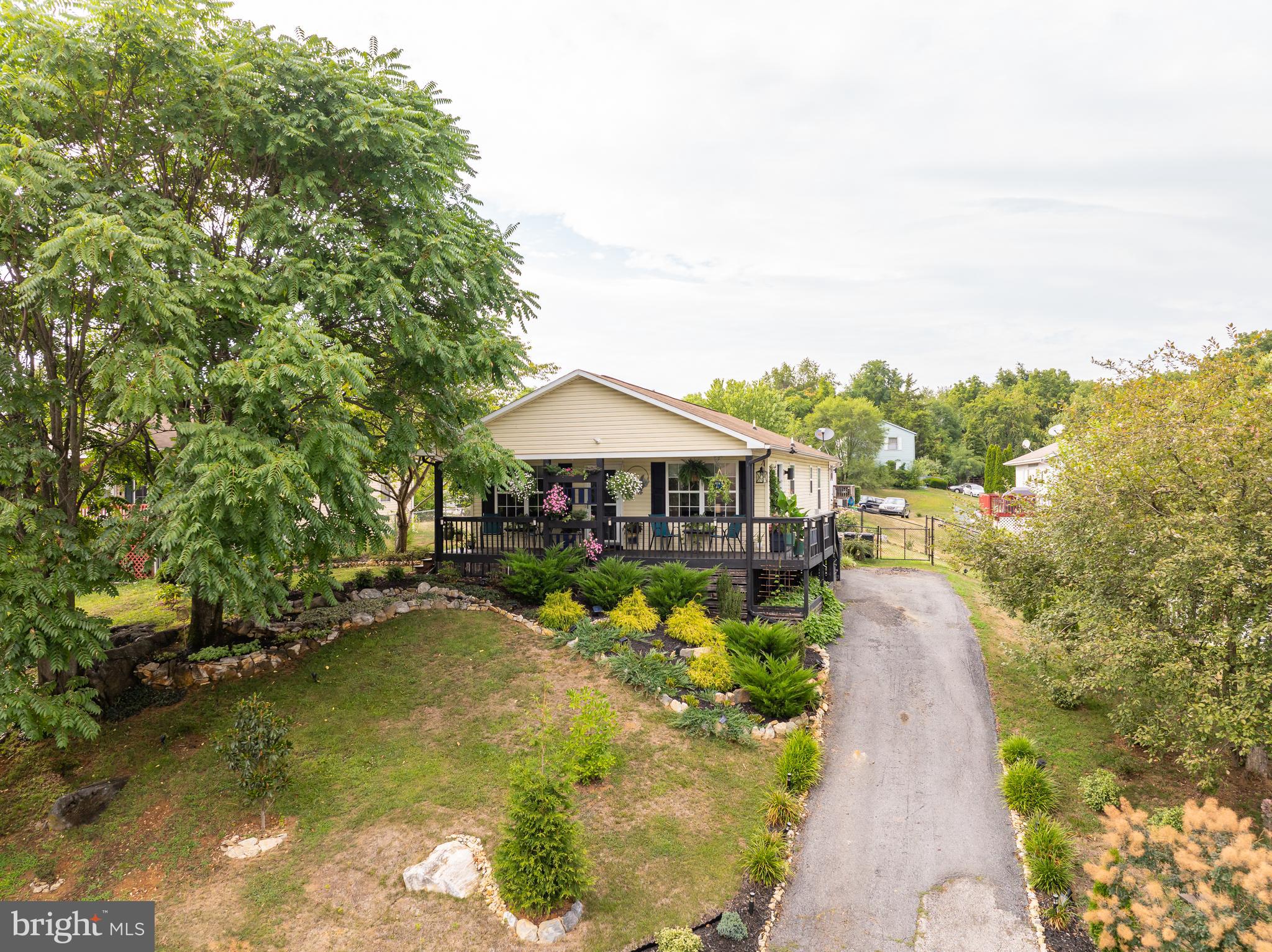 PATRICK HENRY ESTATES - Residential