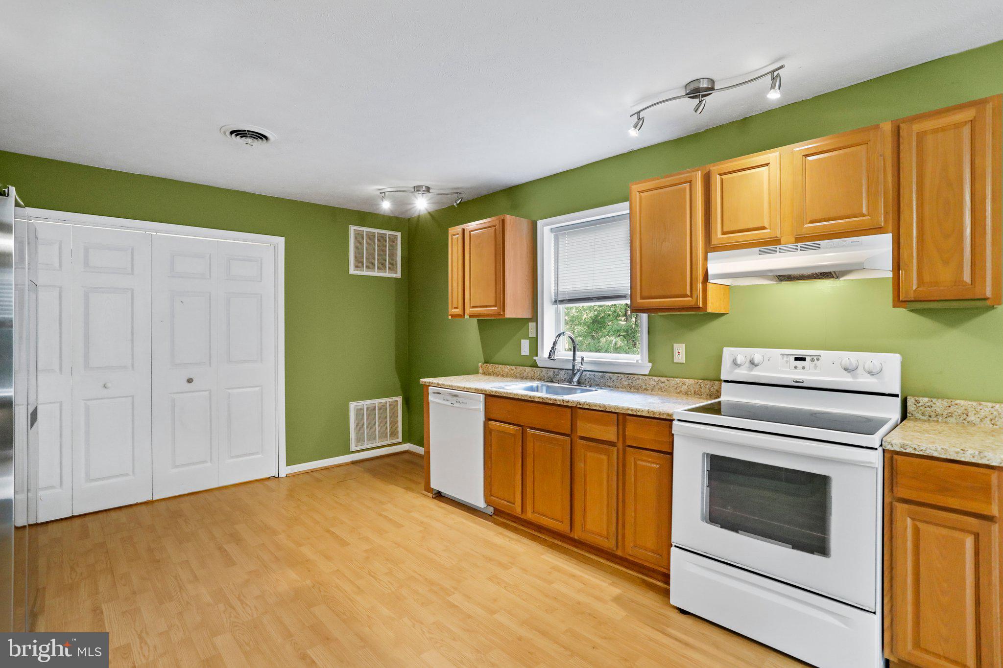 COOLFONT AT SLEEPY CREEK - Residential