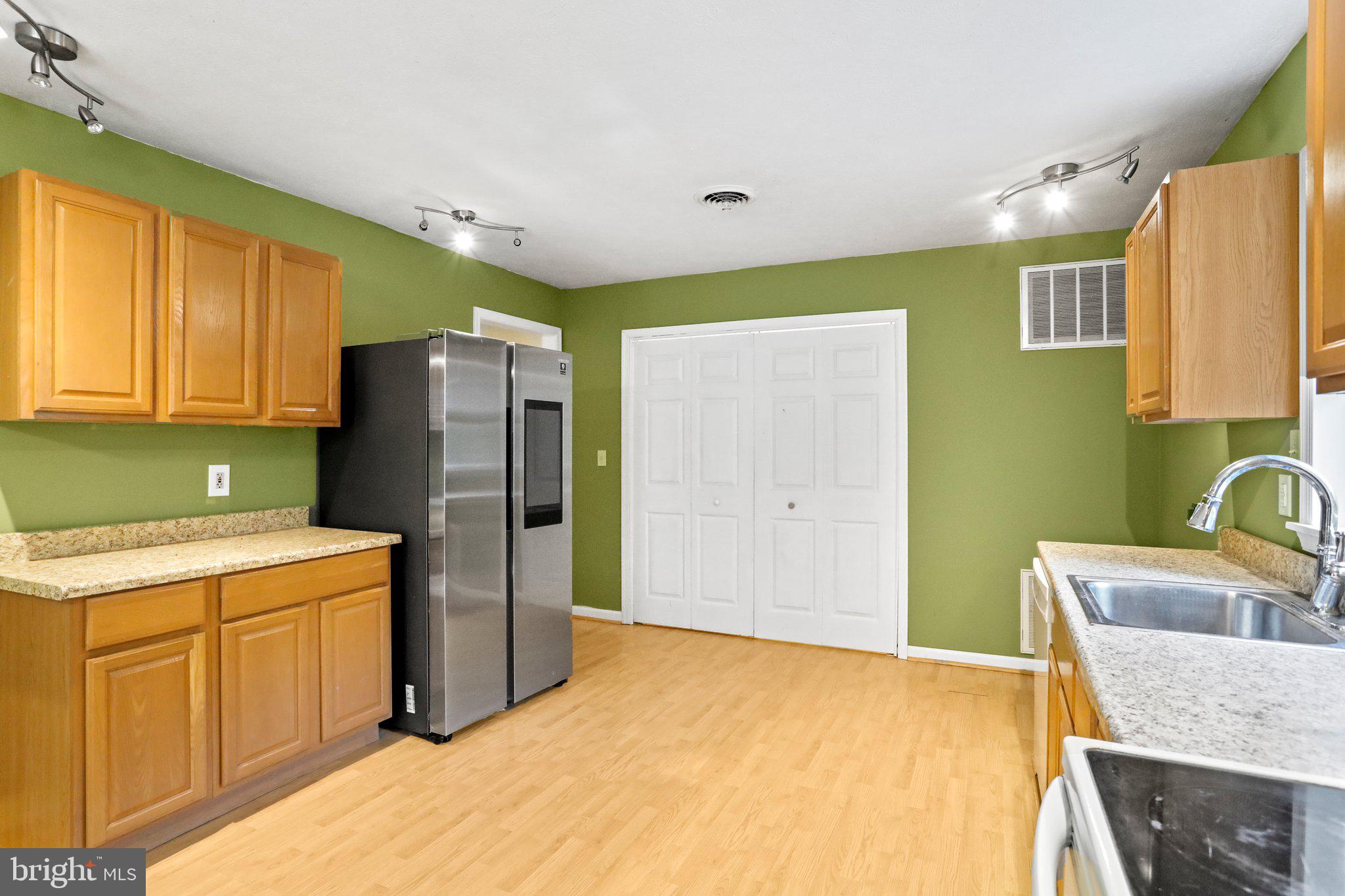 COOLFONT AT SLEEPY CREEK - Residential