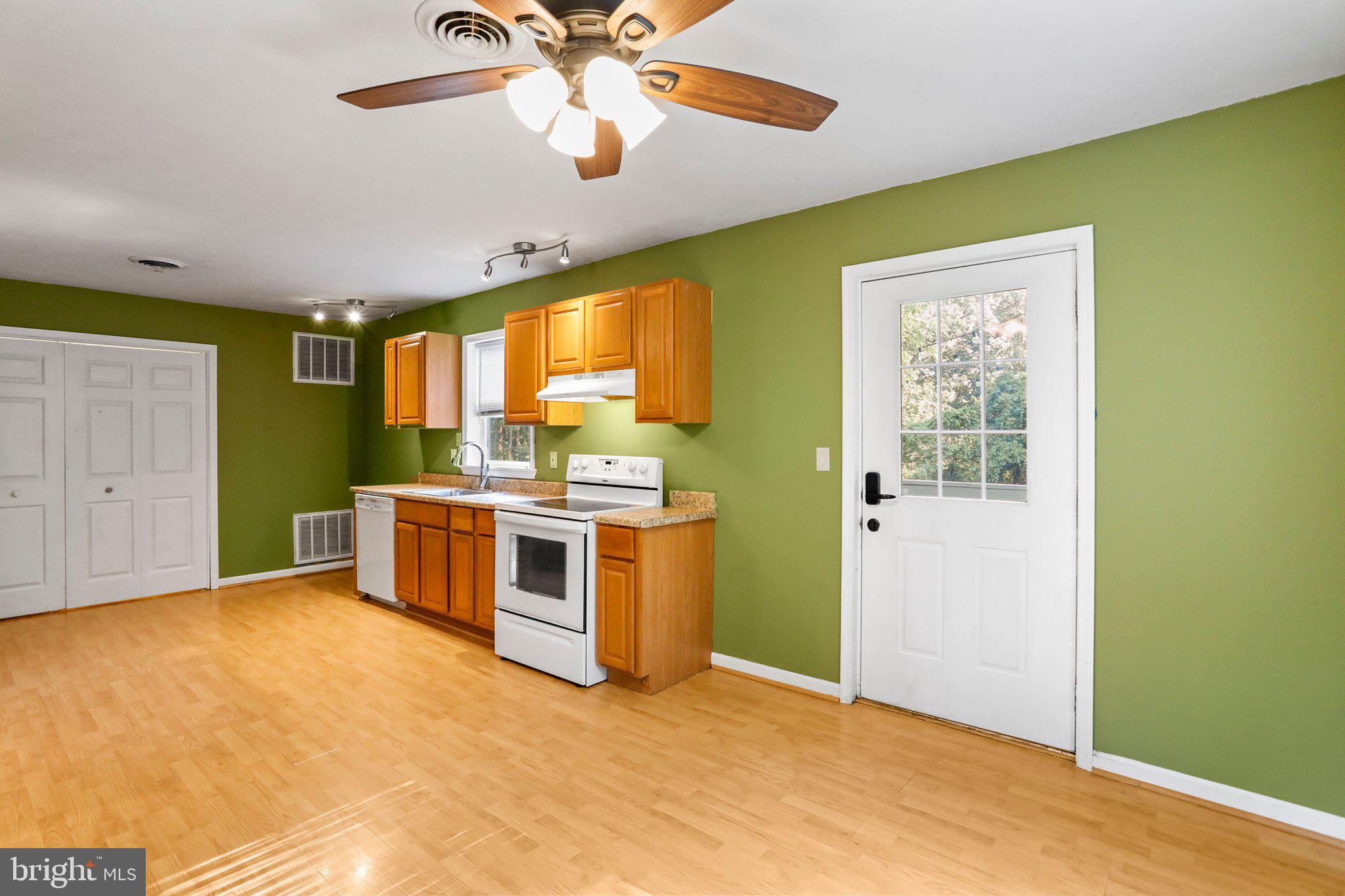 COOLFONT AT SLEEPY CREEK - Residential