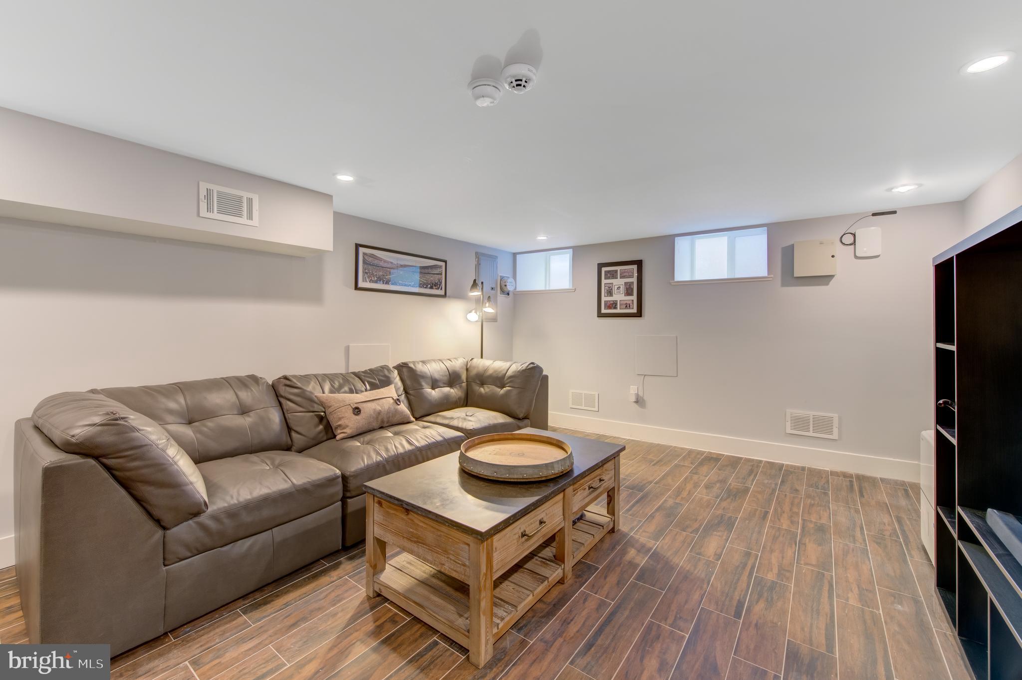 POINT BREEZE - Residential