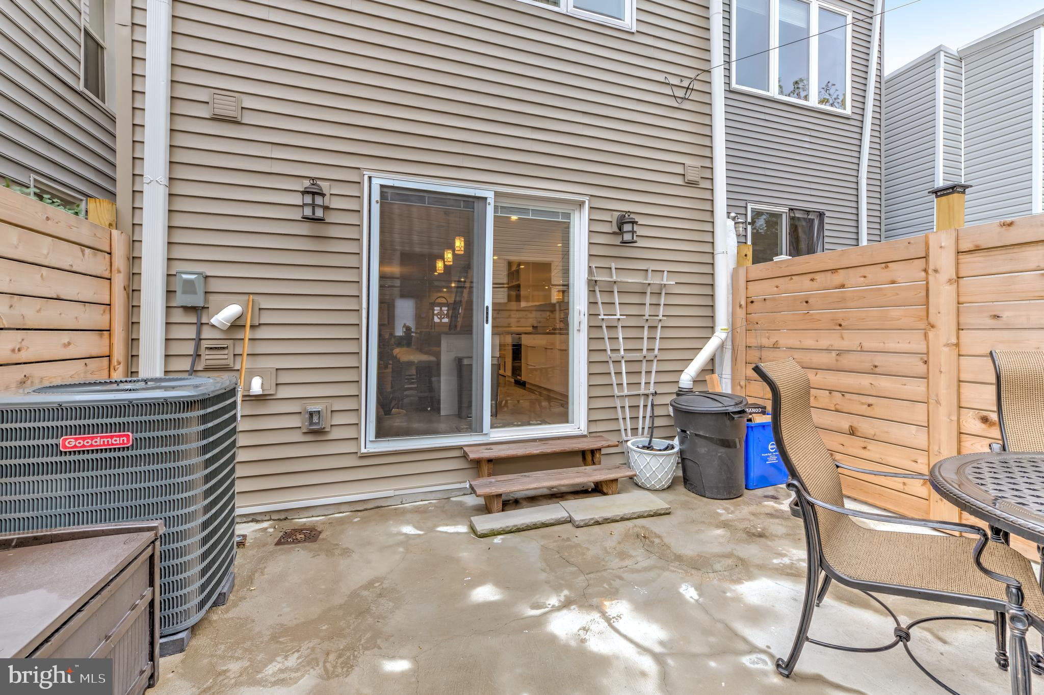 POINT BREEZE - Residential