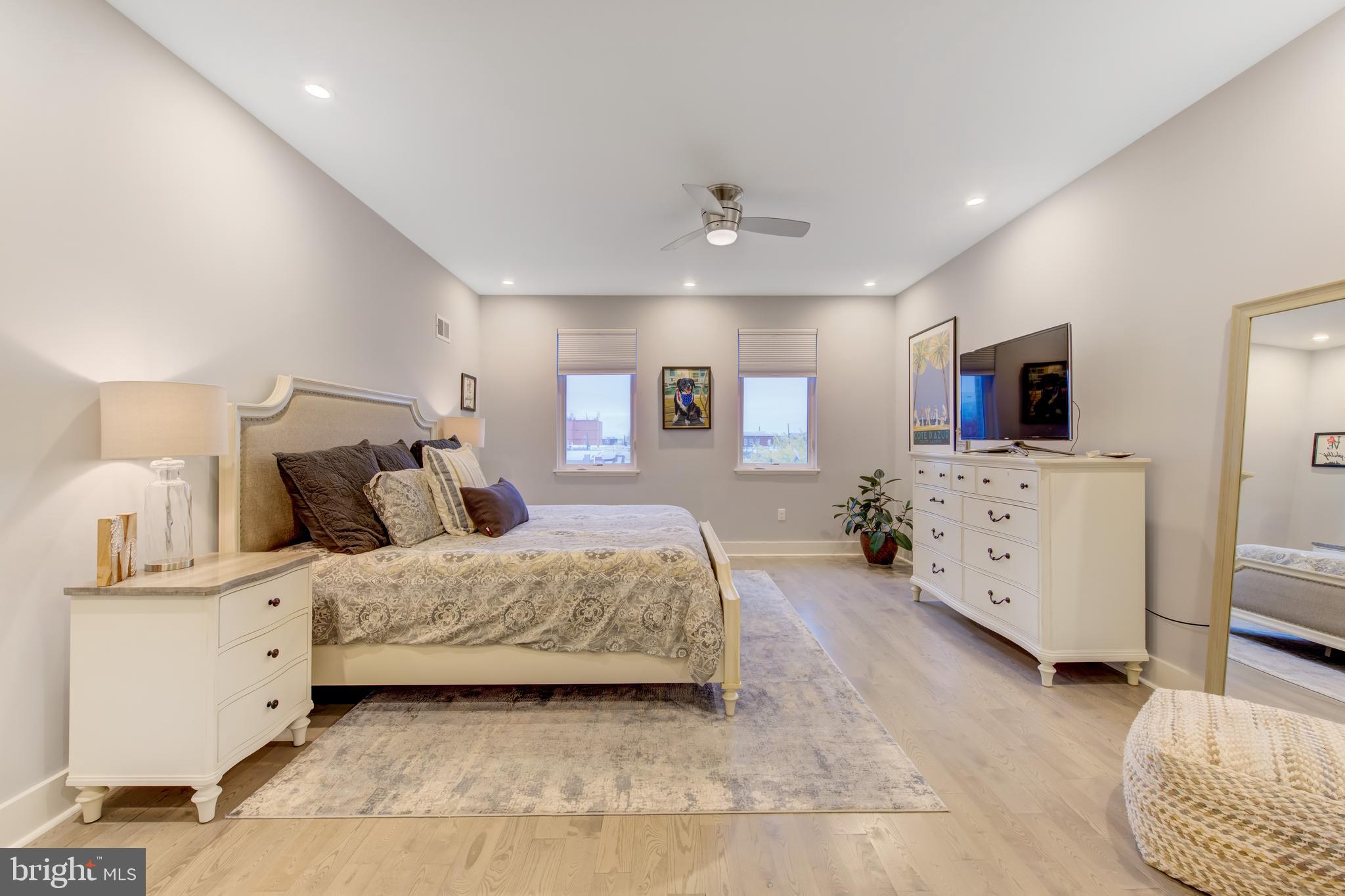 POINT BREEZE - Residential