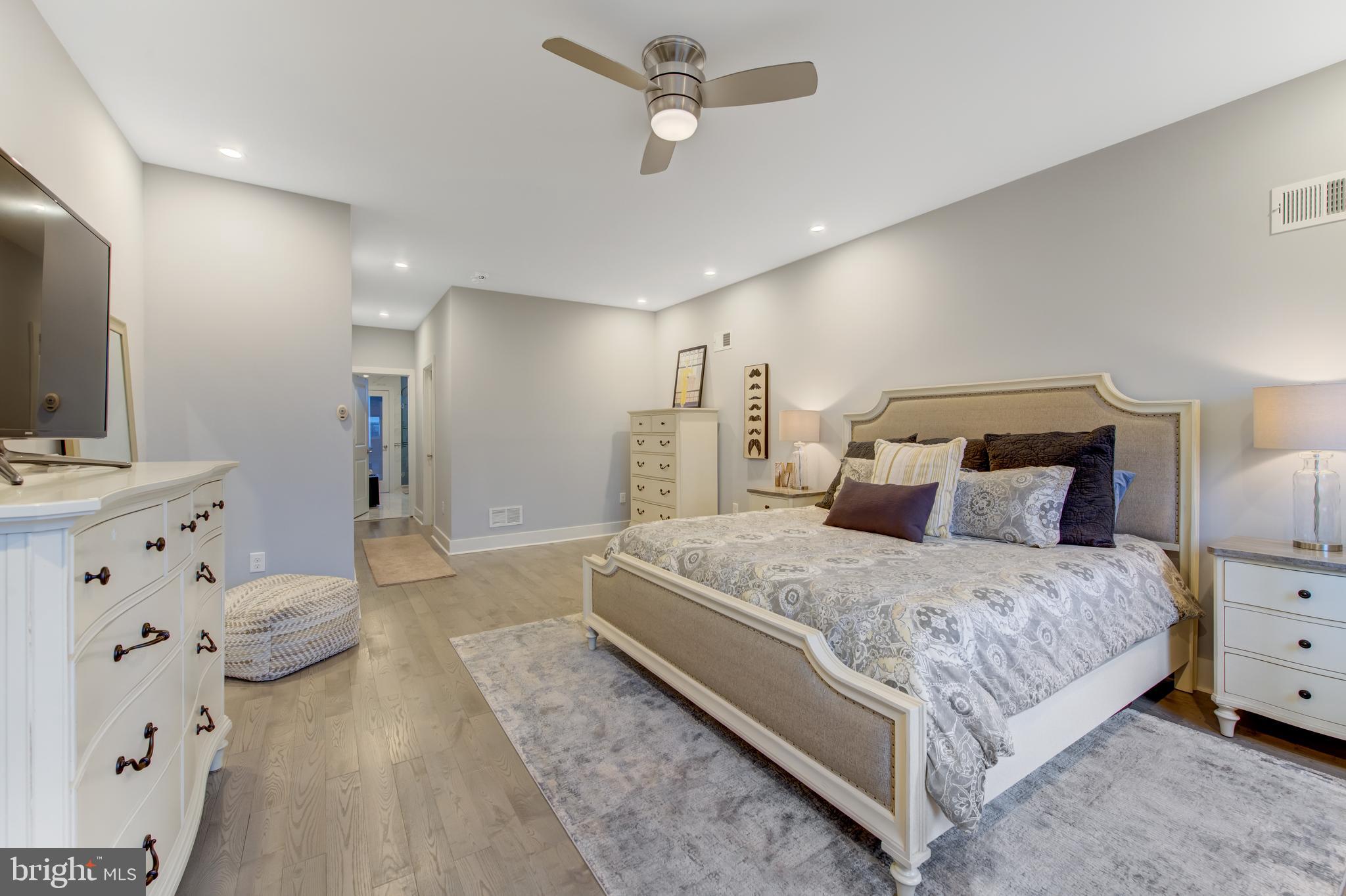 POINT BREEZE - Residential