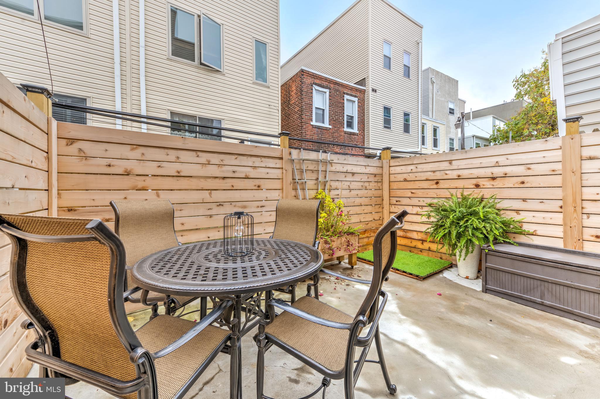 POINT BREEZE - Residential