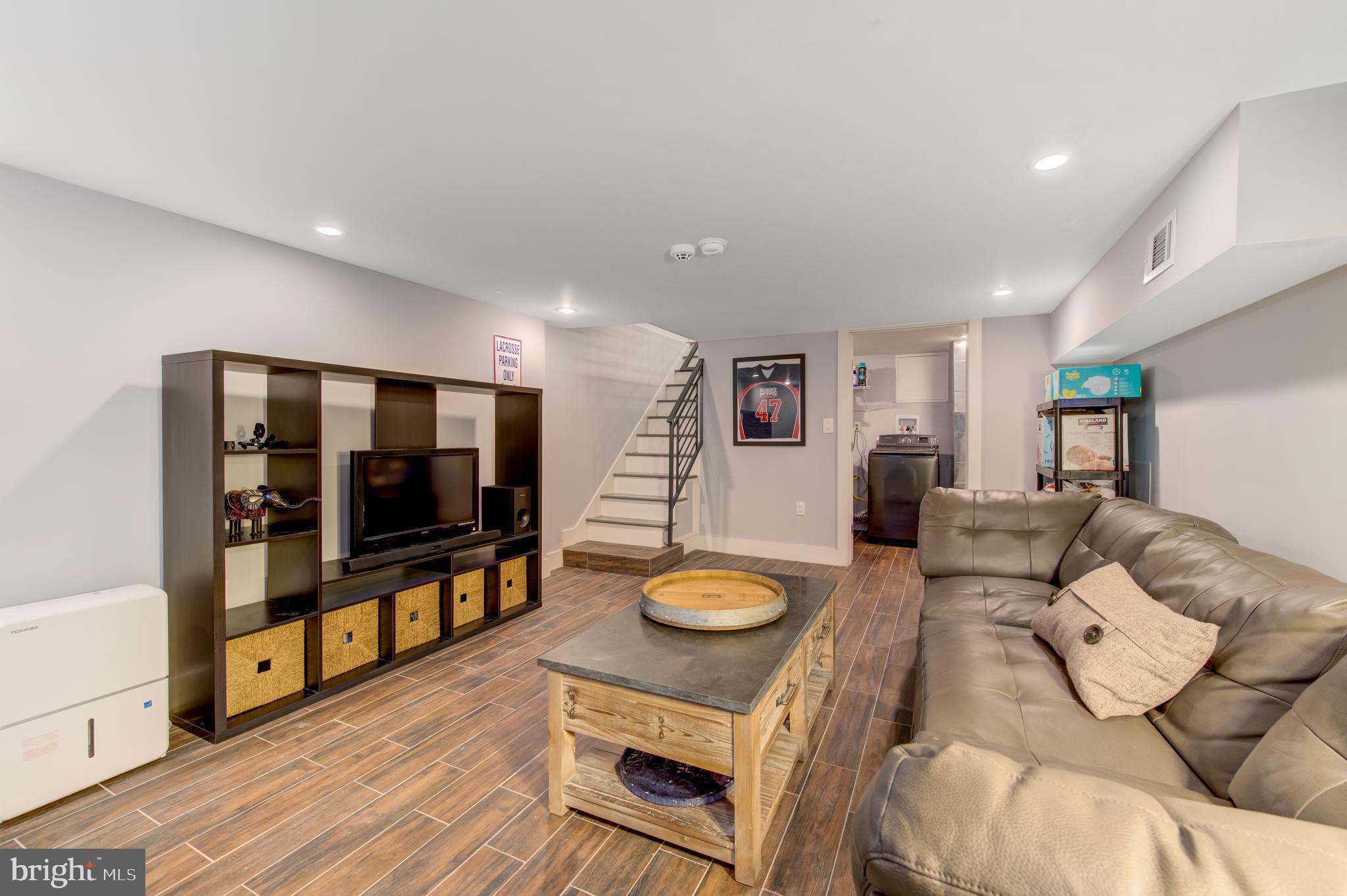 POINT BREEZE - Residential