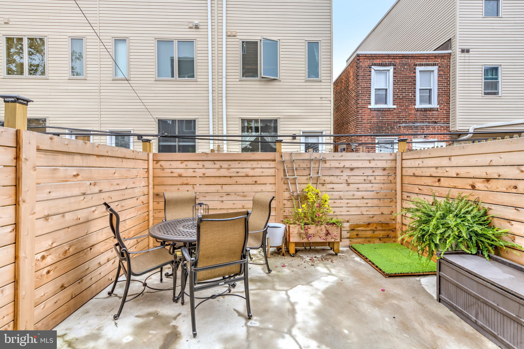 POINT BREEZE - Residential