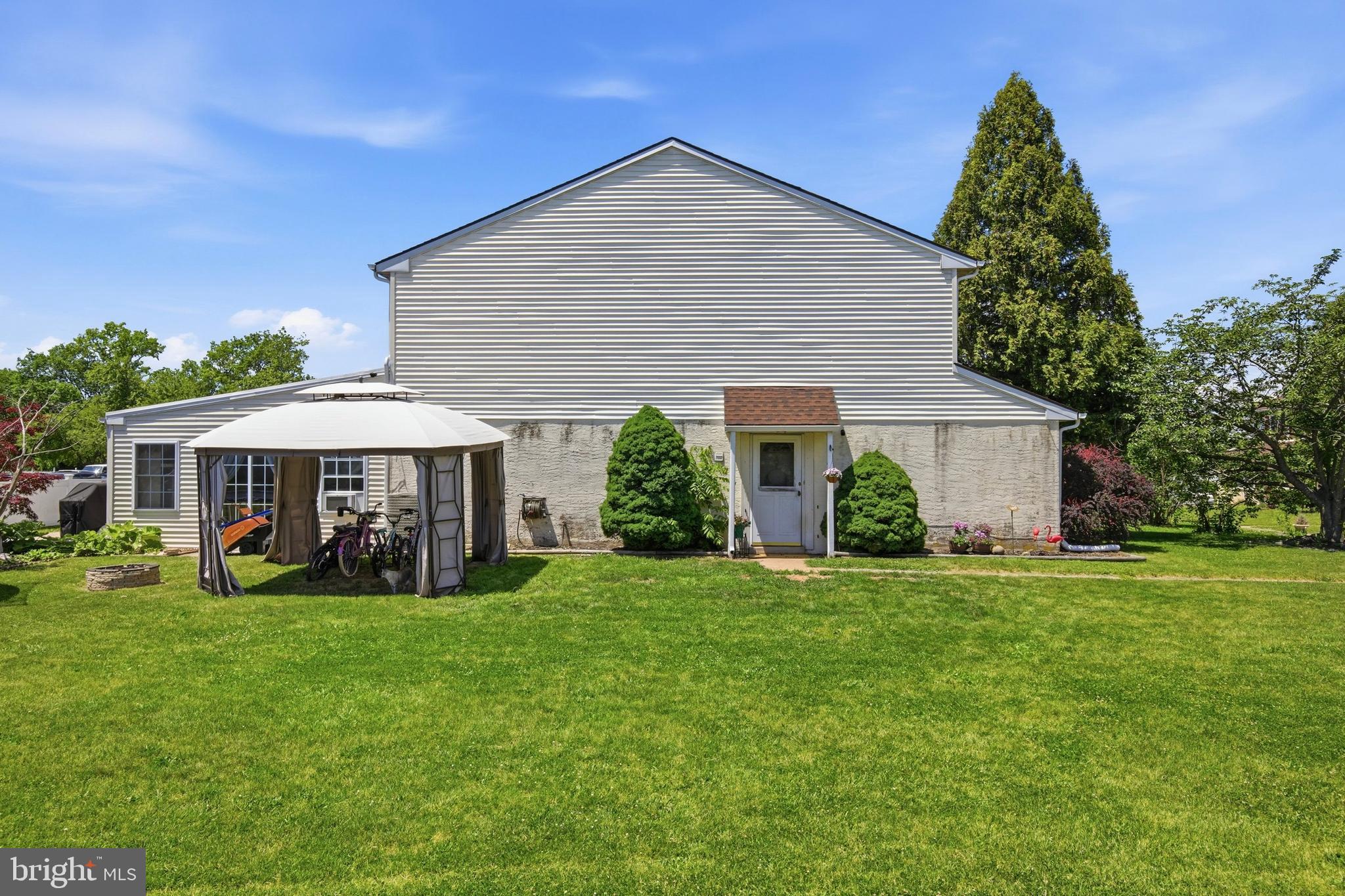 36 MIMOSA COURT