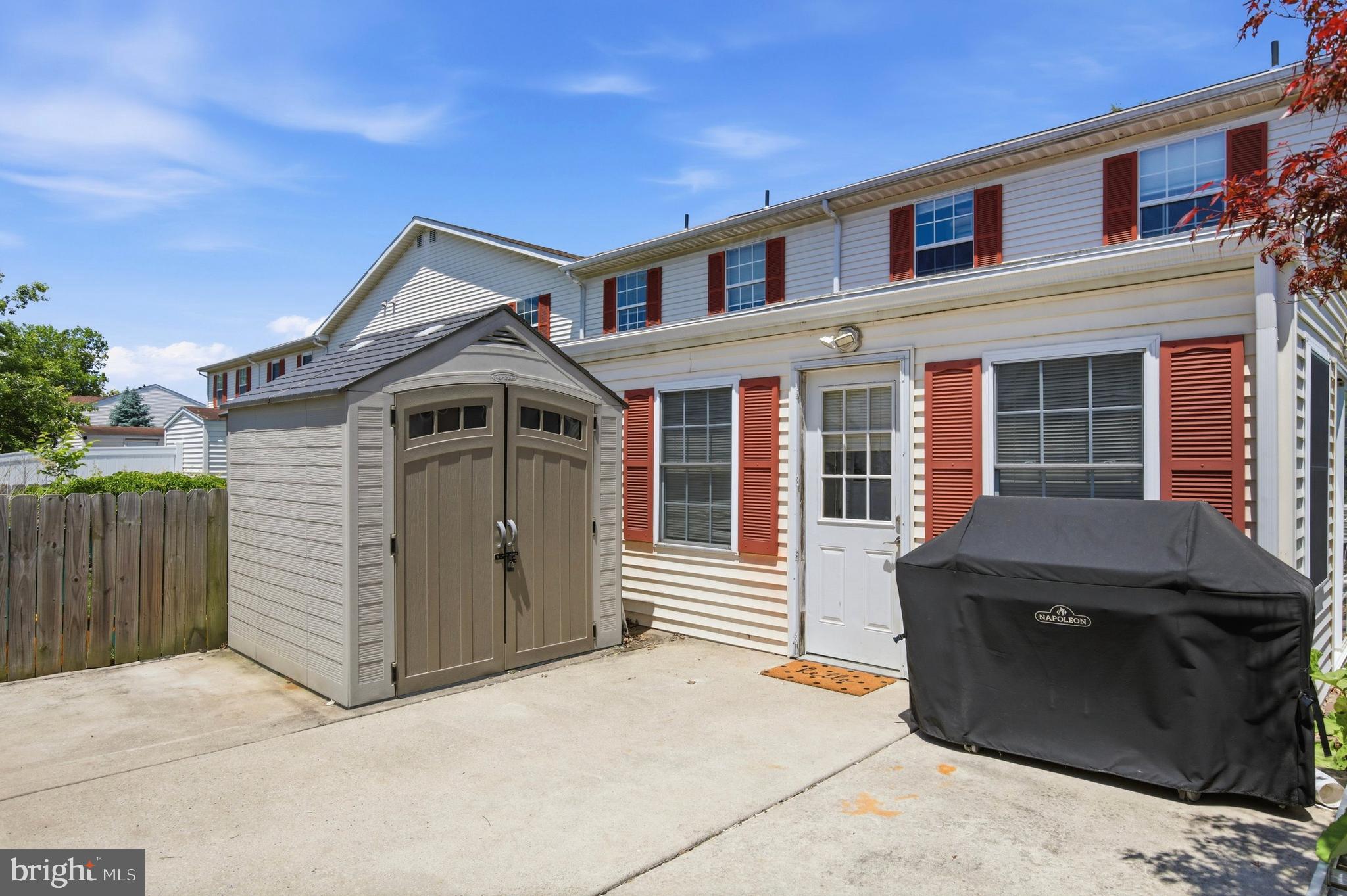 36 MIMOSA COURT