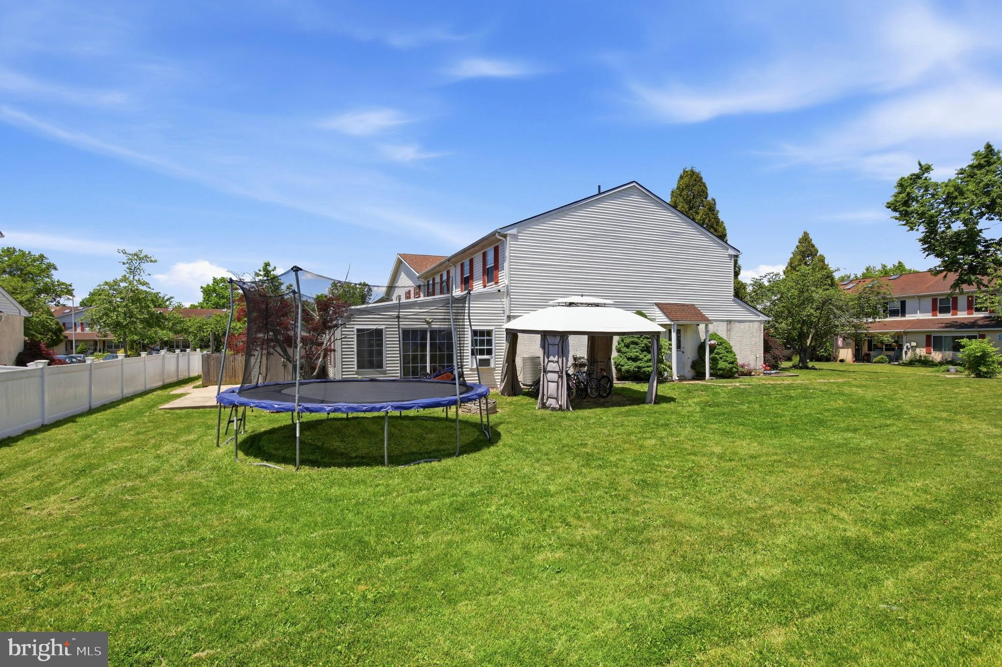 36 MIMOSA COURT